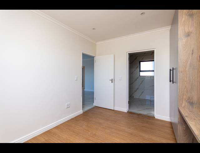 3 BEDROOM APARTMENT FOR SALE IN SANDOWN